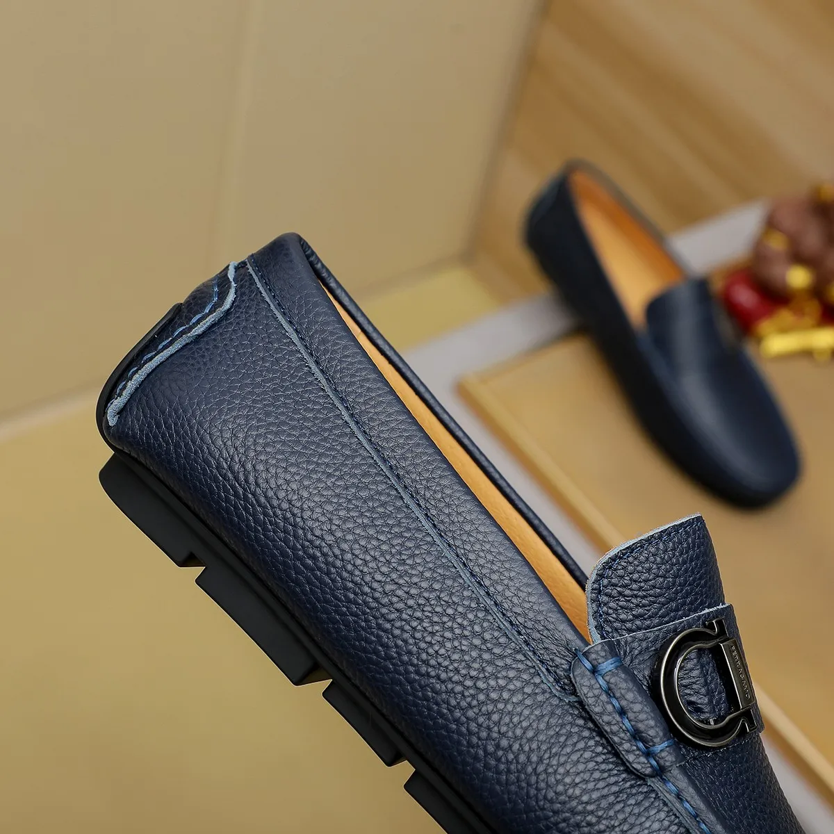 Men's shoes 💰360 🕷🕷【Ferragamo】Ferragamo Popular fashionable casual slip-on shoes🇨🇳Official website counter 1:1 production, original mold opening💯Good quality visible, imported high-end first-layer calfskin, luxurious pigskin lining🌿Very clear texture, high-quality waterproof, non-slip and wear-resistant outsole🎋High quality and low price, truly handmade🍓Color, code number 38-45